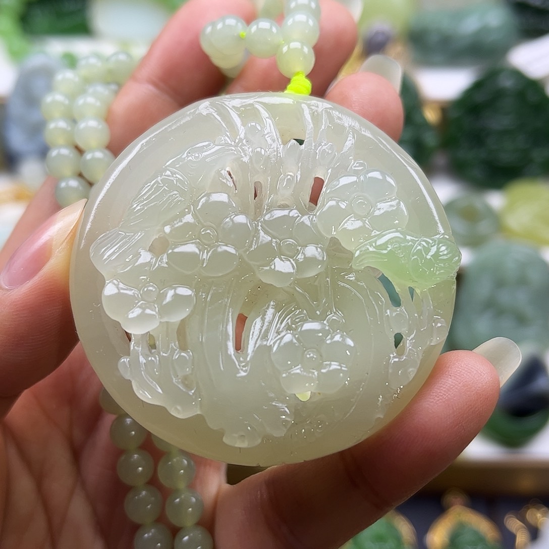 和田玉未镶嵌颈饰