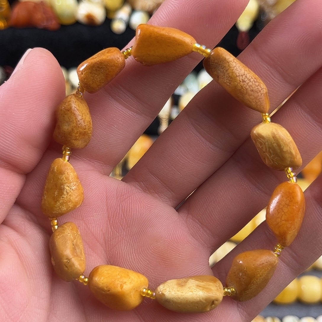 蜜蜡未镶嵌珠宝奇石