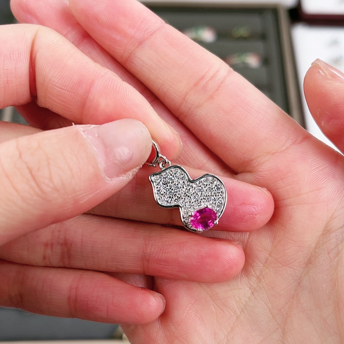 【闪购商品】红宝石颈饰银S925镶嵌T321