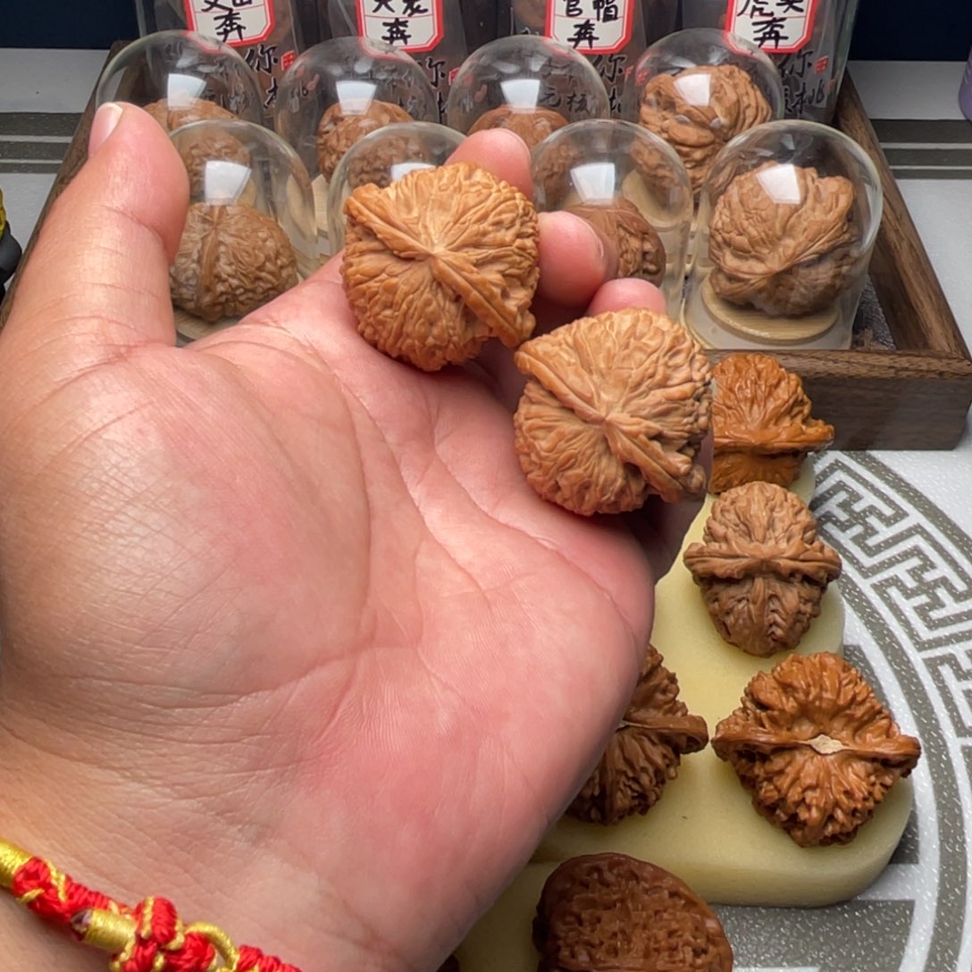 J***.文玩核桃吊坠39全品白狮子