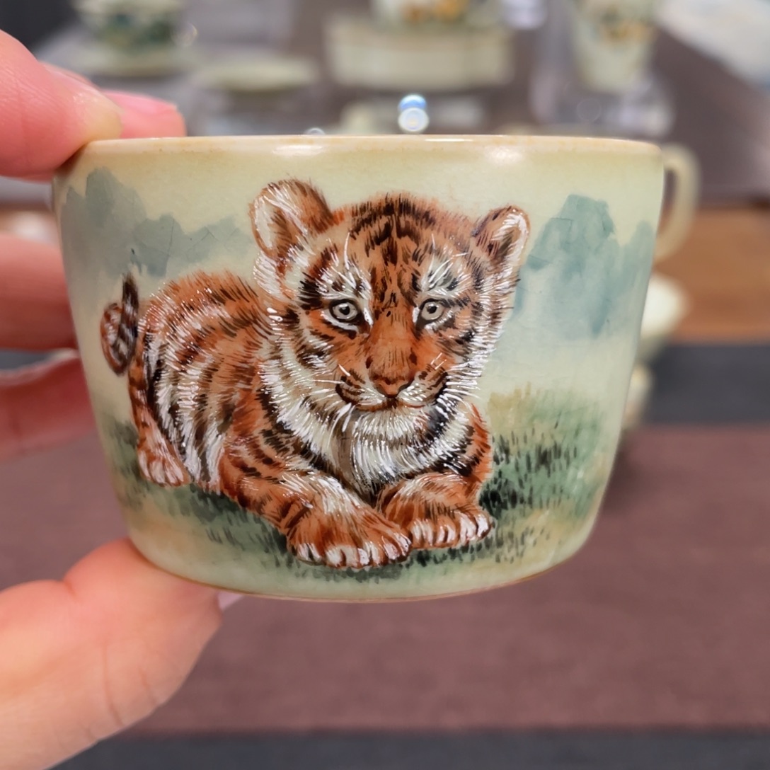 粉青君子竹节杯（虎）