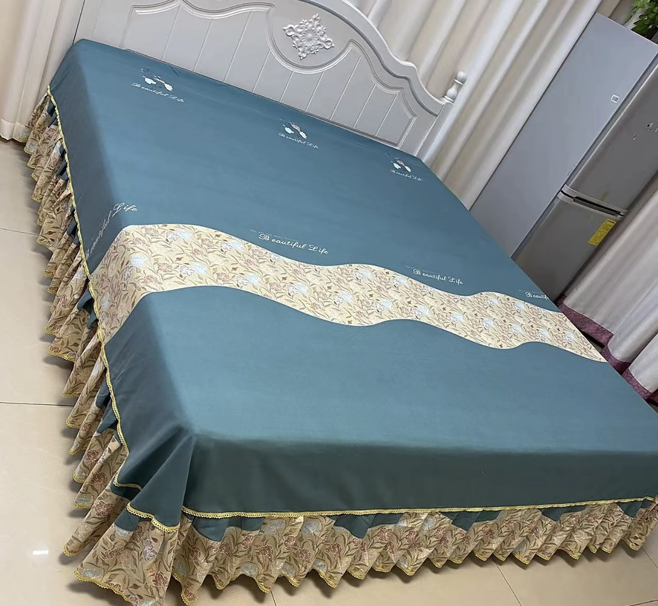 韩版加大床裙三件套，适合1.8以上大床，底边颜色随机加厚床罩