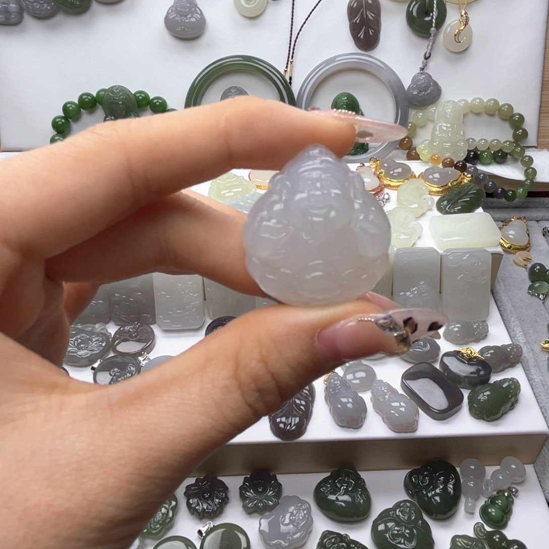 和田玉吊坠(不含链)未镶嵌蜡****?