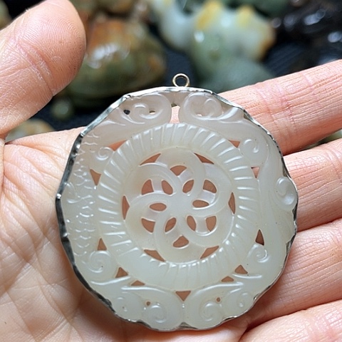 白玉菩提吊坠摆件
