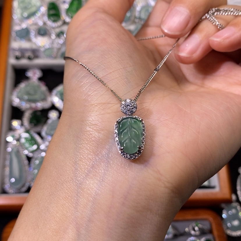 【闪购商品】翡翠颈饰未镶嵌天然