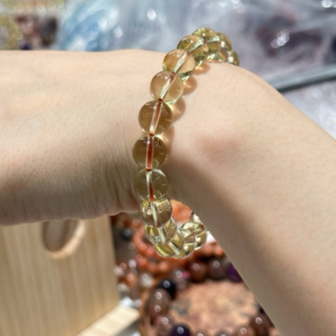 精品纯净黄水晶卡9+（手串随缘不支持退还介意勿拍）