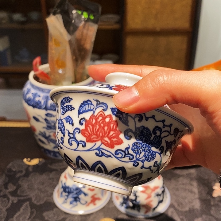 摆件陶青花釉里红盖碗