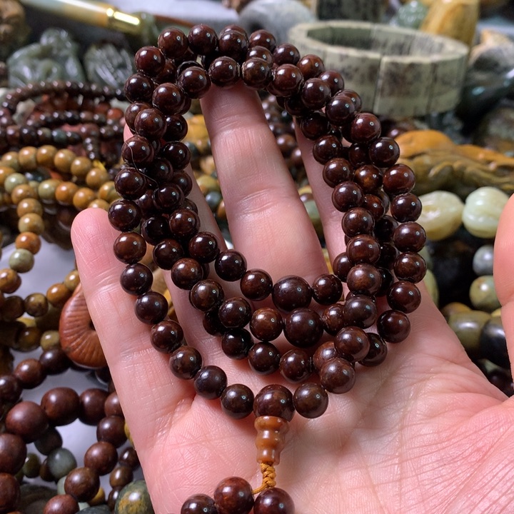 未镶嵌岫岩河磨玉（透闪石质玉）把件