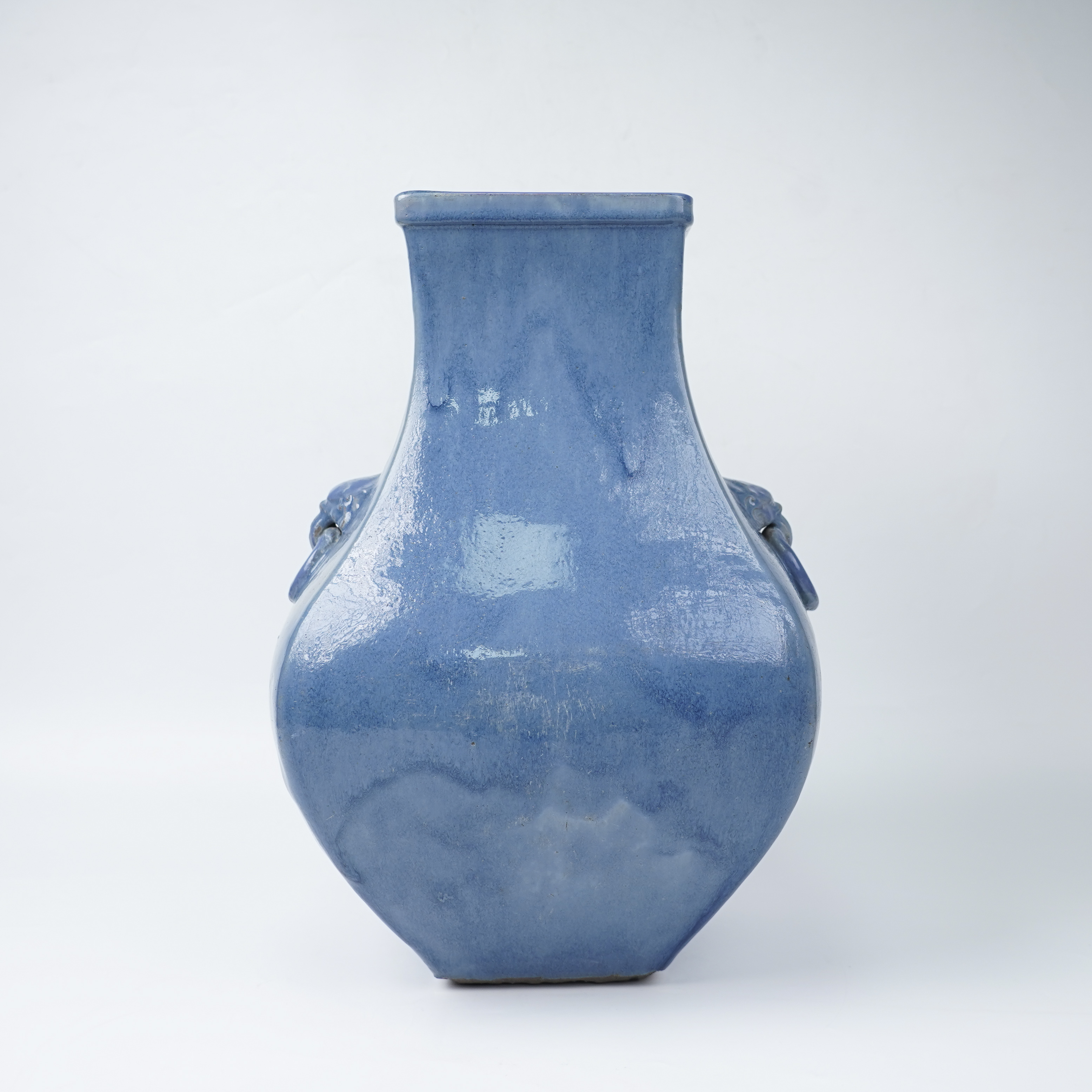Lot024炉钧釉铺首四方瓶