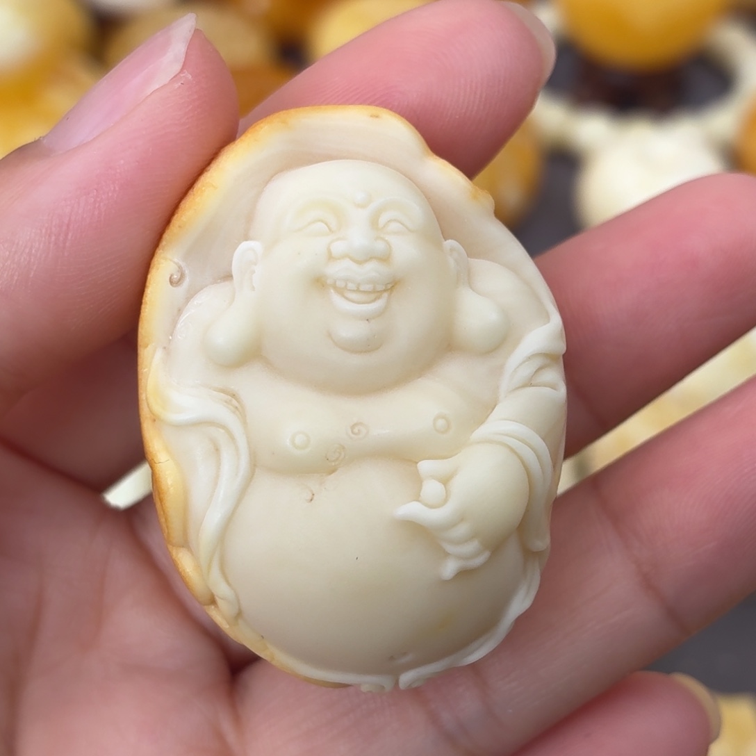 裸石琥珀未镶嵌佛