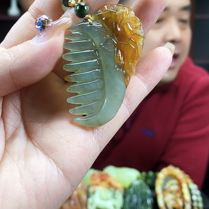 蛇纹石玉吊坠未镶嵌