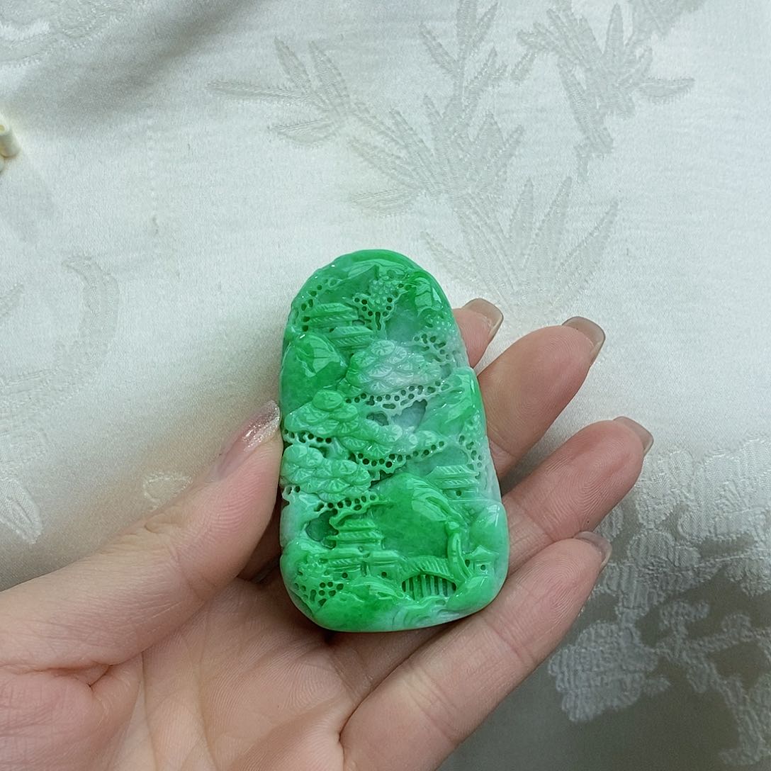 翡翠颈饰未镶嵌天然