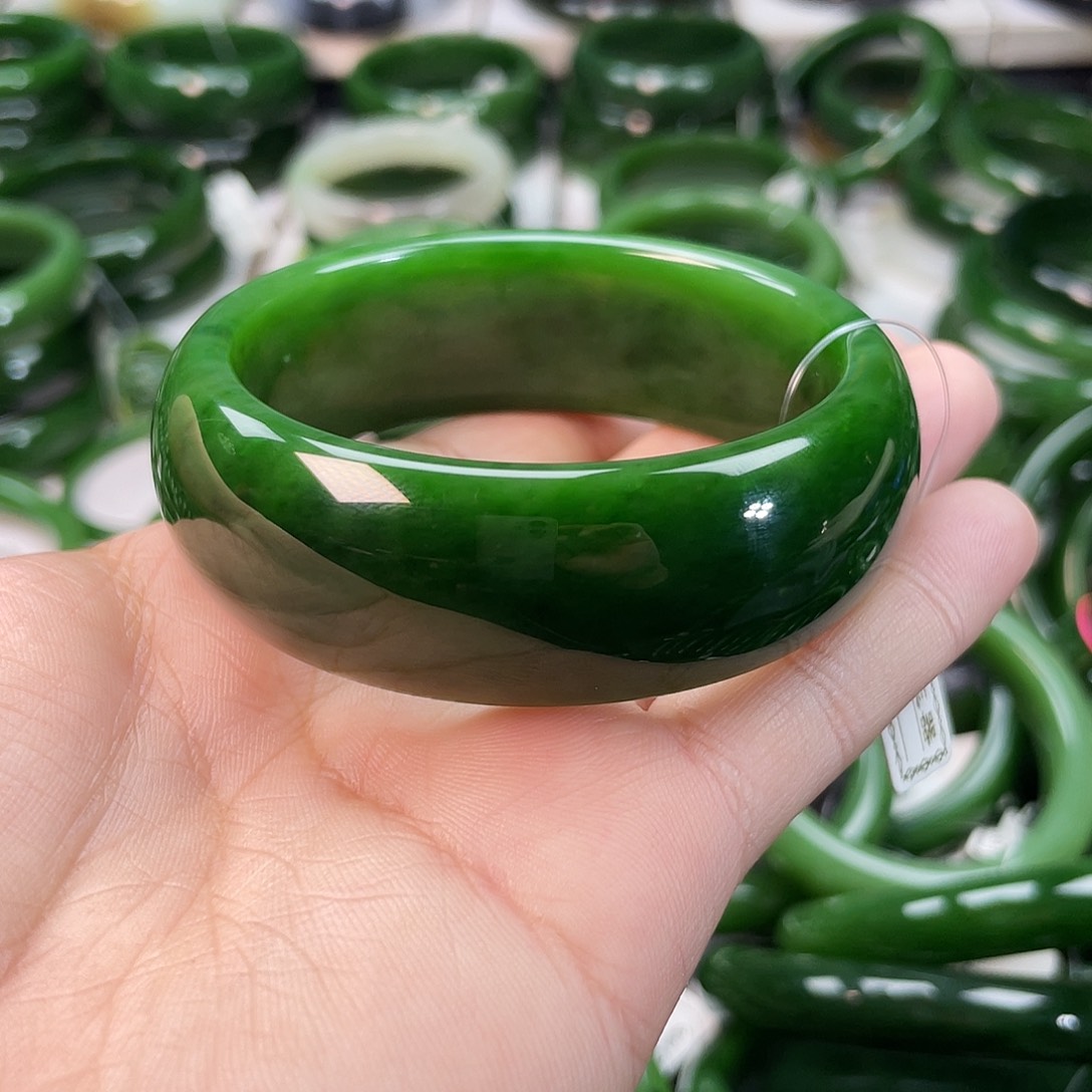和田玉（碧玉）手镯未镶嵌