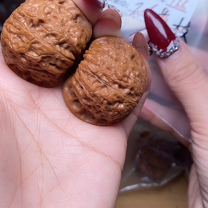 不***枝吊坠文玩核桃血麒麟