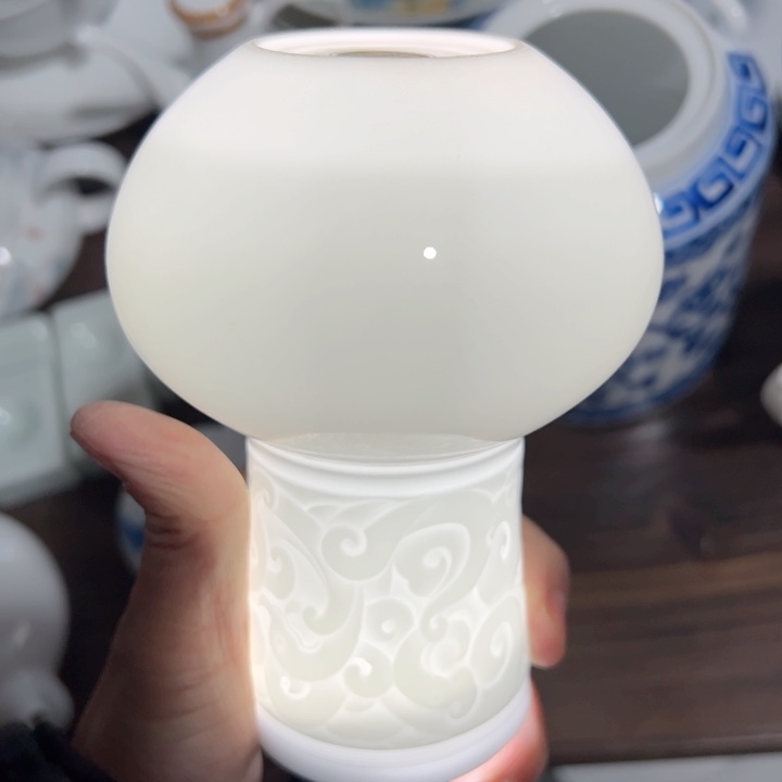 杯大球泥雕刻花瓶有底款