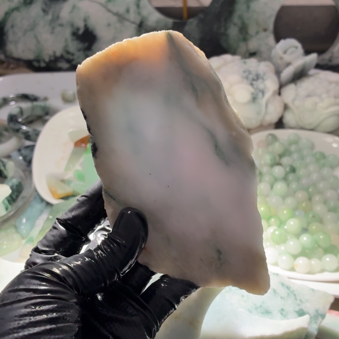 翡翠未镶嵌颈饰边角料