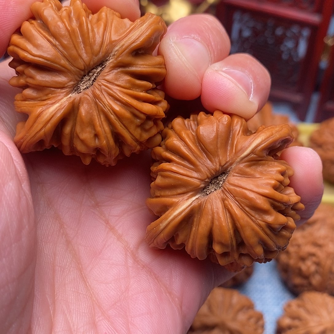 魏***摩文玩核桃把件全品毕业汉高楼42尺