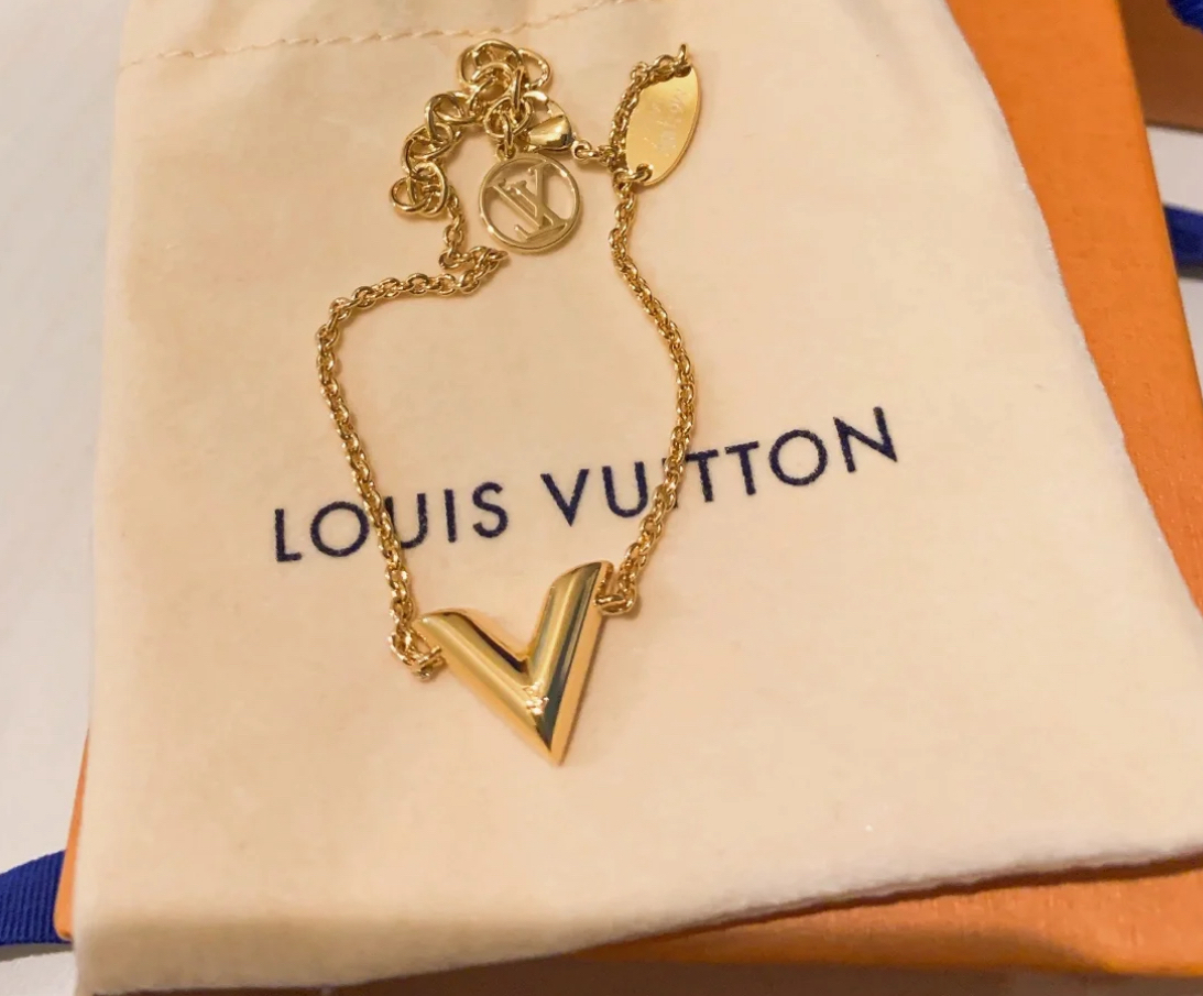 95新 LouisVuitton/路易威登 多多奢品/LV大logo手链/98新