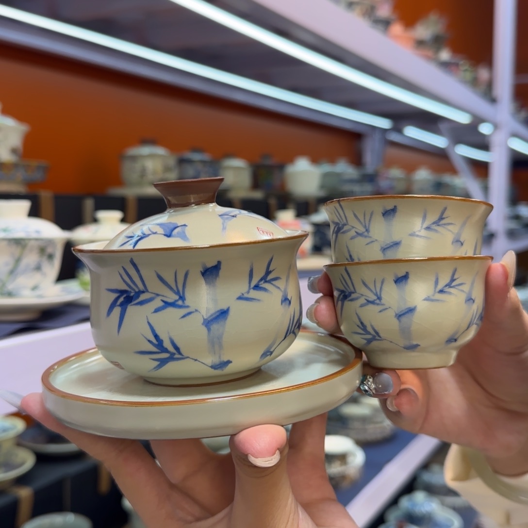 我在外面吃饭呢你在哪