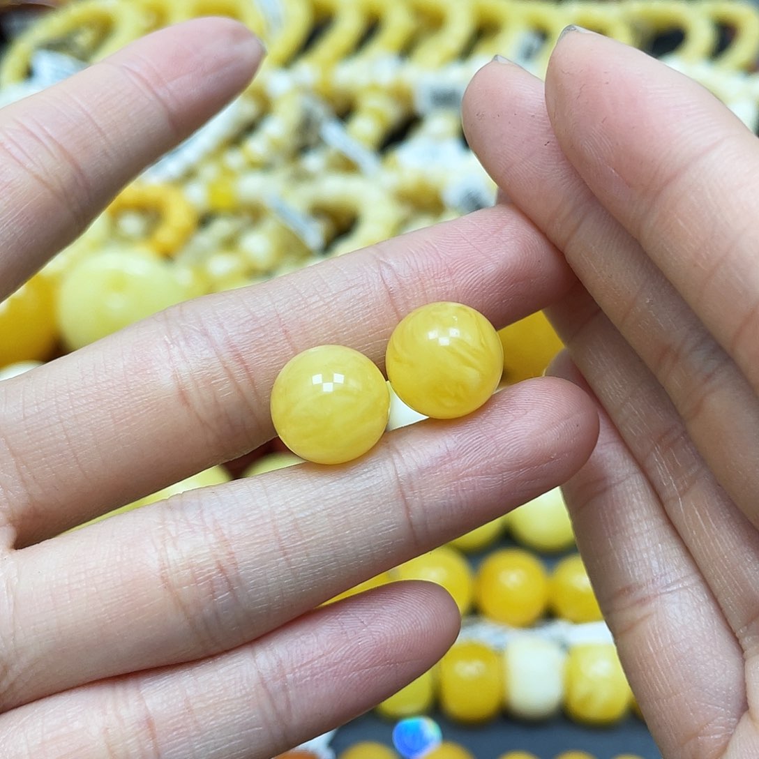 未镶嵌琥珀裸石颜**兵圆珠12mm（任选其一）