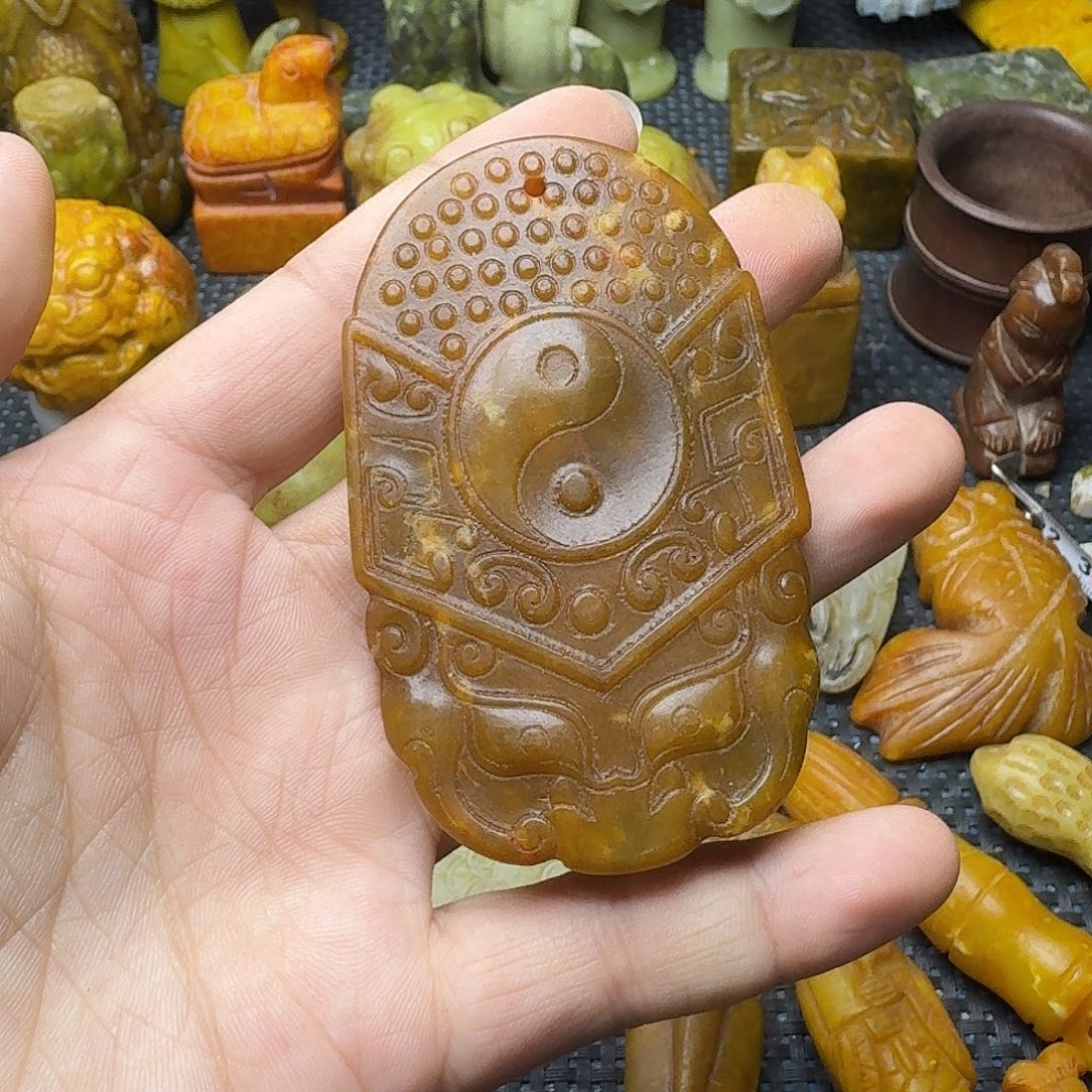 白玉菩提吊坠。。。