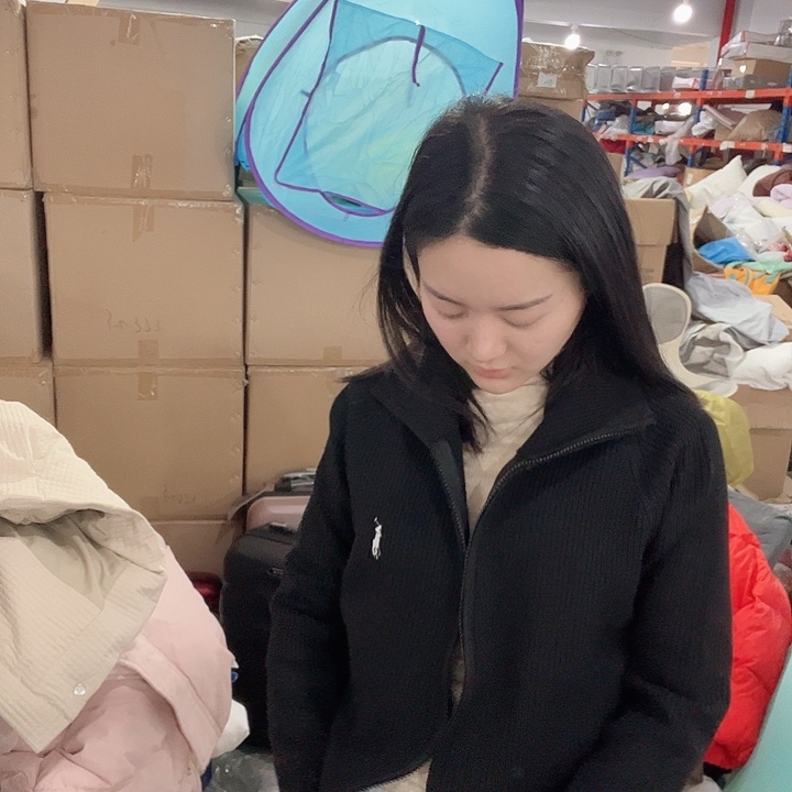 黑色开衫毛衣链啦啦啦啦啦