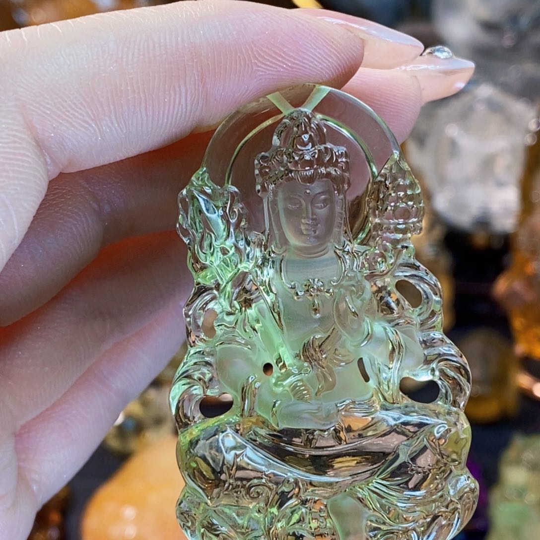 水晶颈饰未镶嵌高*?吊坠