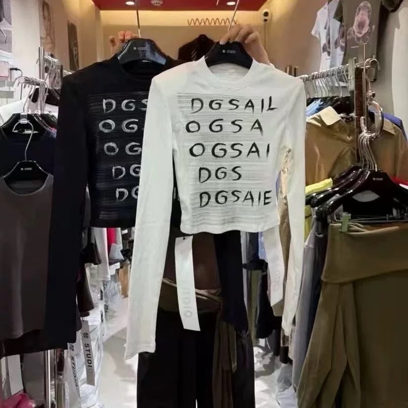 洁哥 新品美式复古字母显瘦上衣