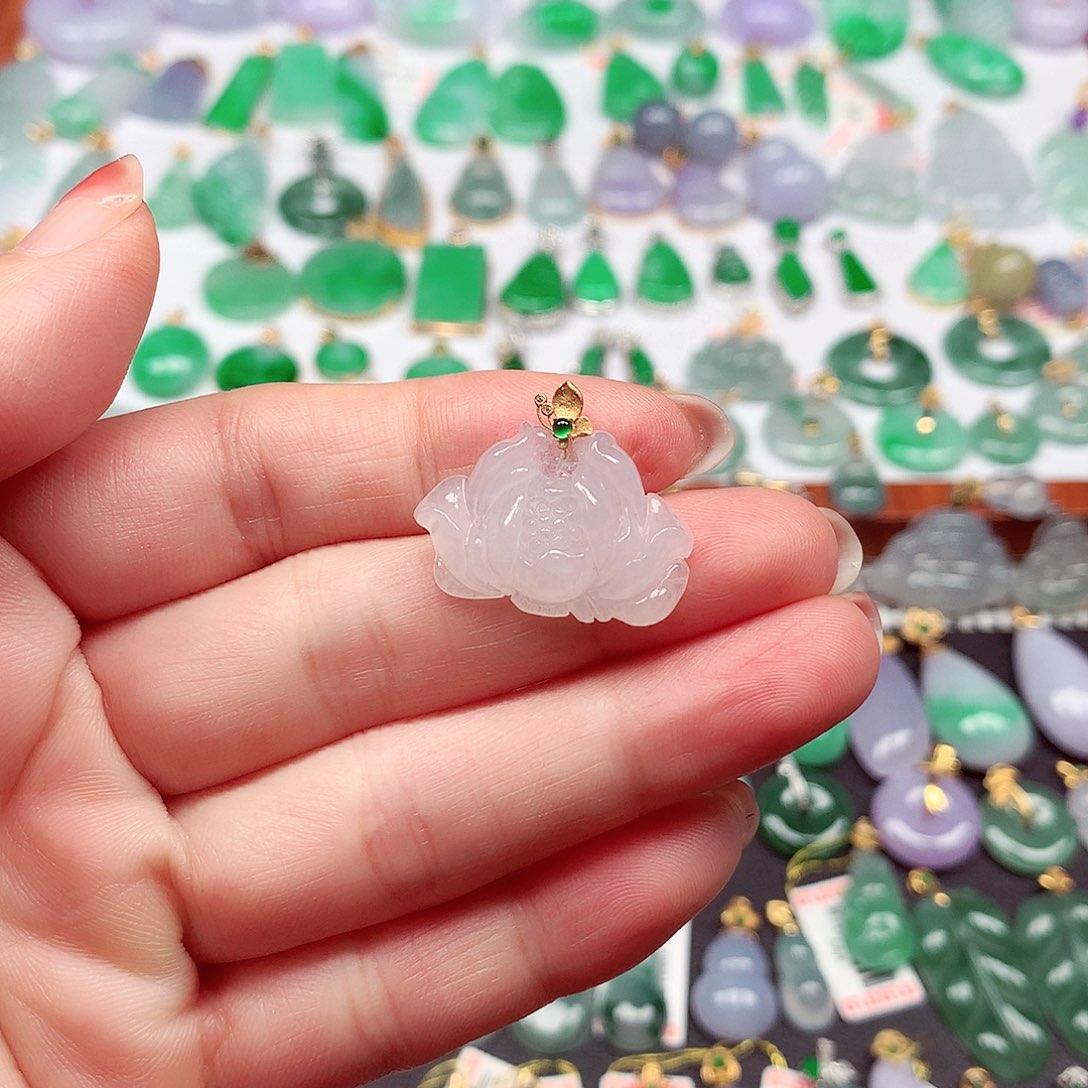 翡翠18K金镶嵌颈饰天然翡翠A货