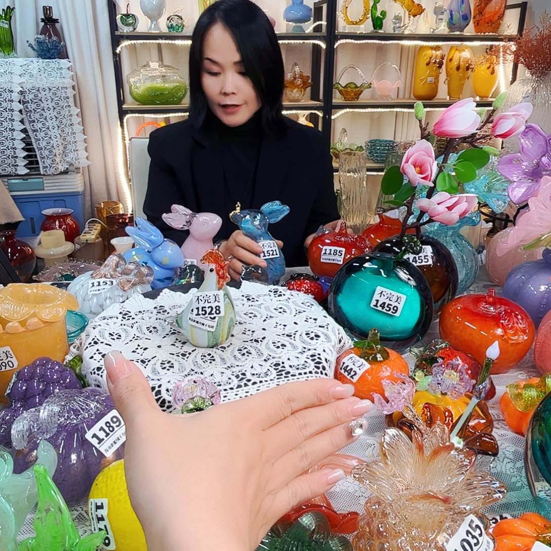 1528 家悦美居琉璃摆件不完美