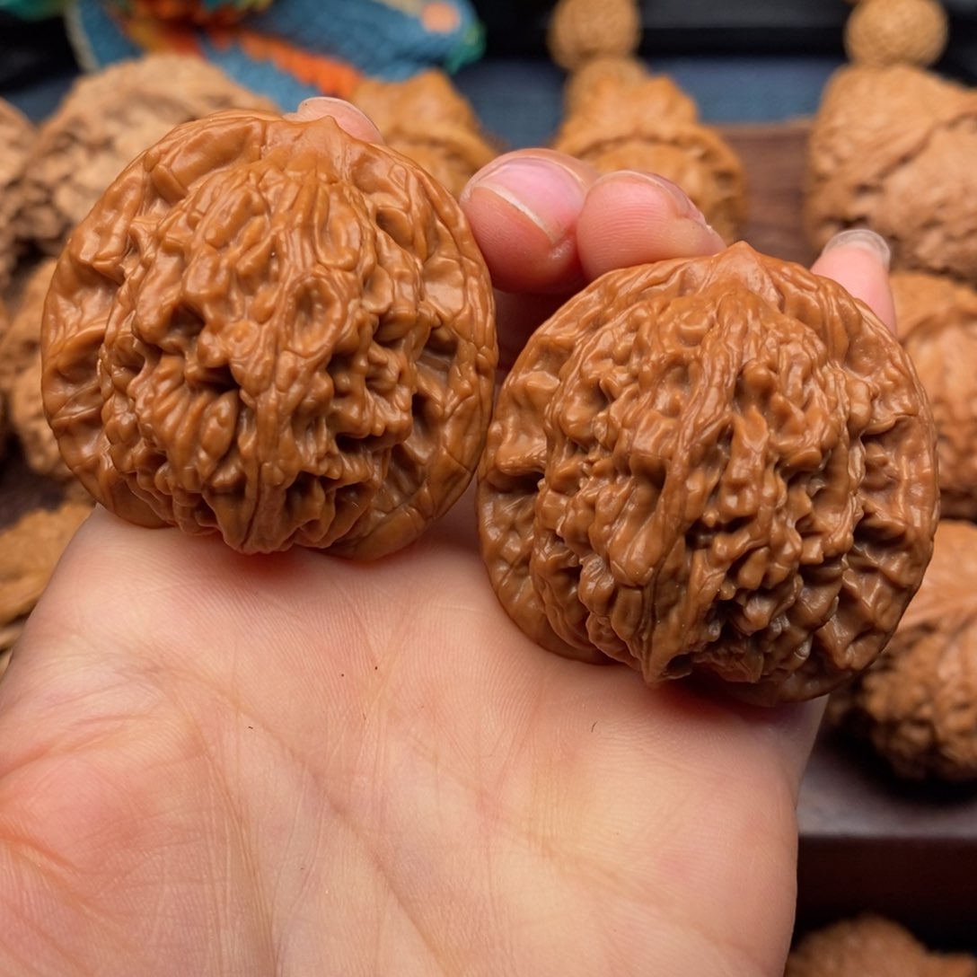 文玩核桃吊坠41全品，粗筋虎头