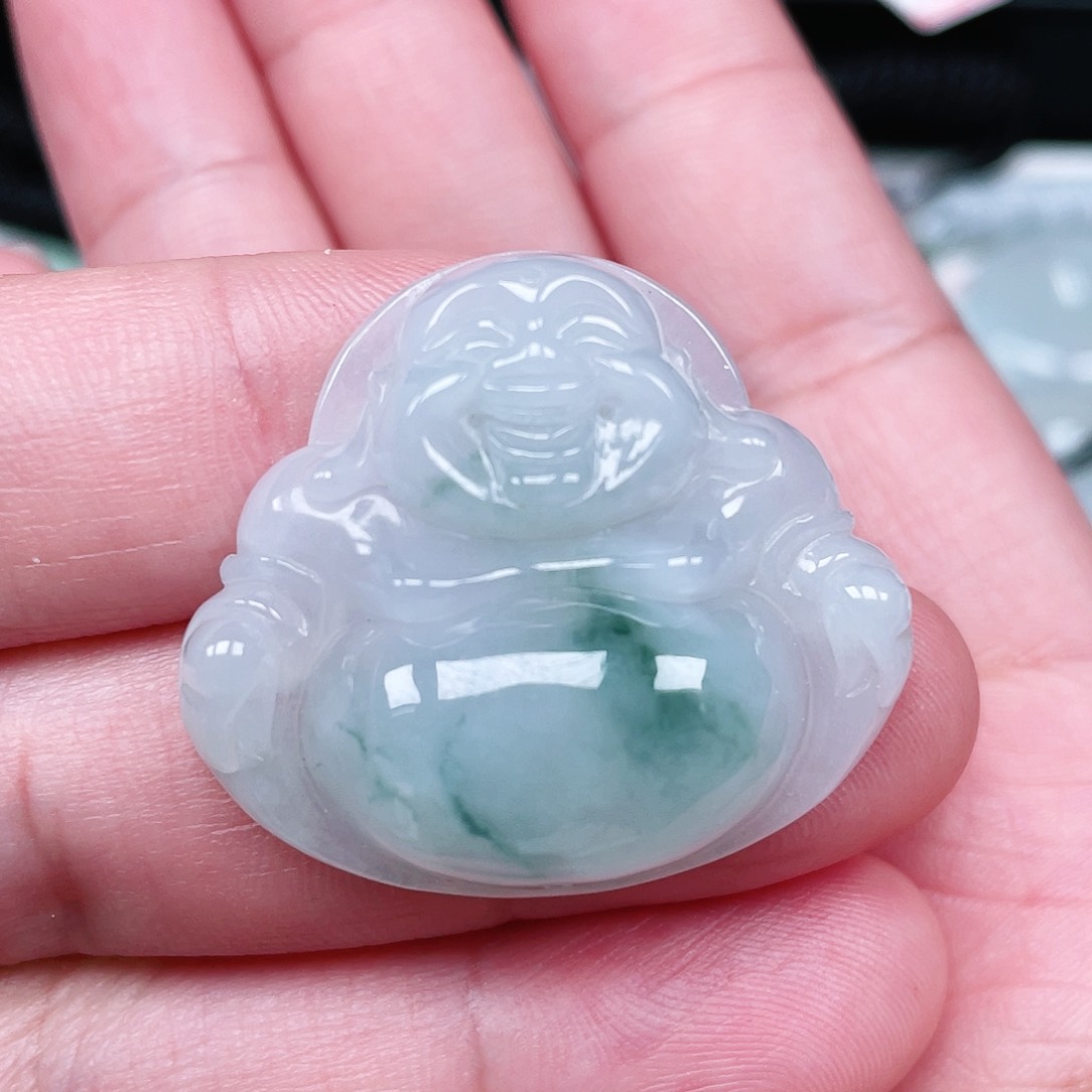 翡翠颈饰未镶嵌佛公