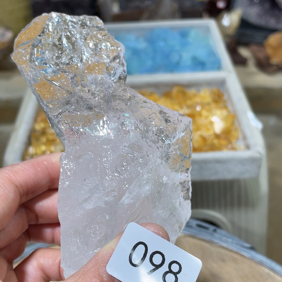 水晶摆件……未镶嵌