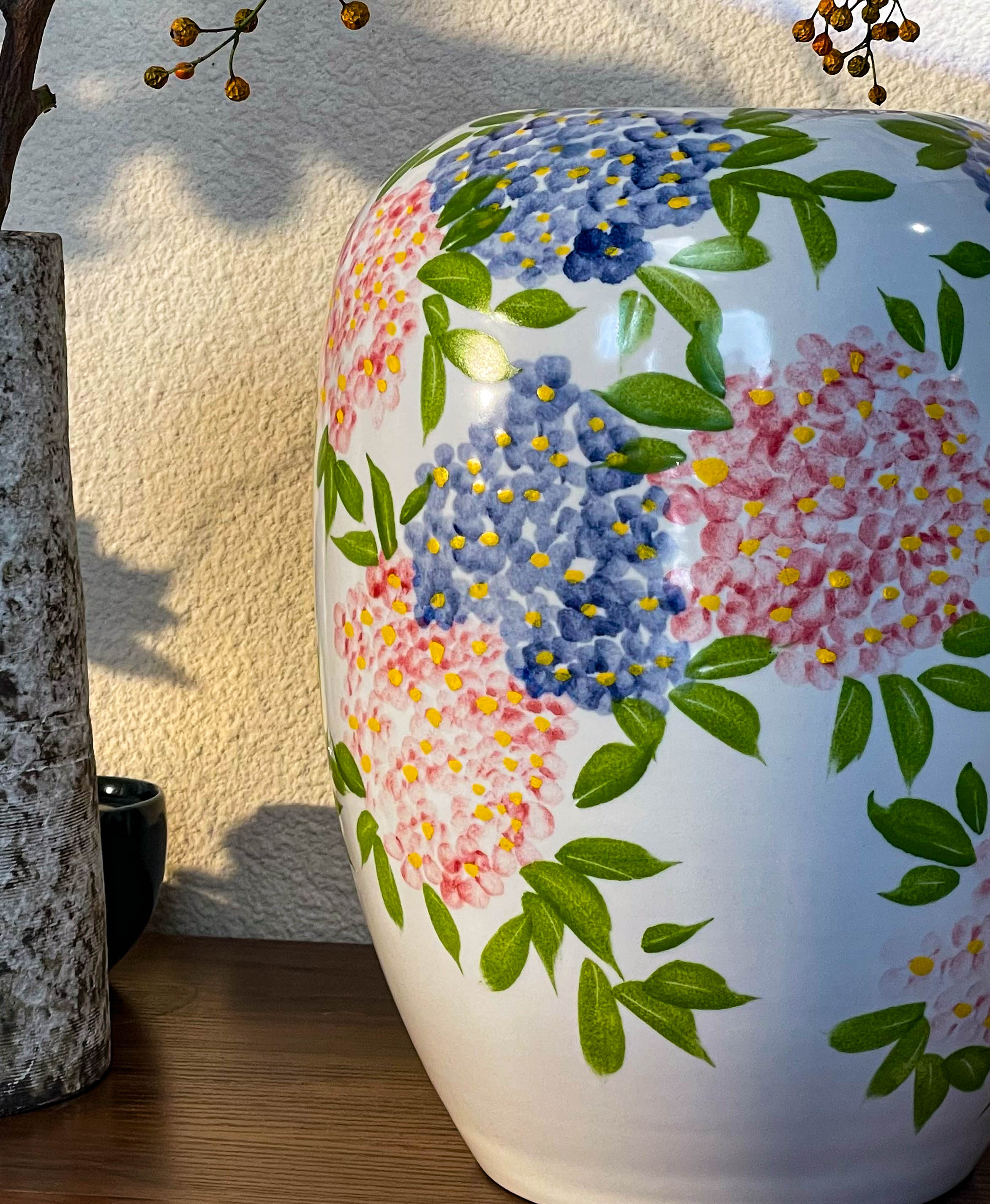 釉下彩陶瓷花瓶手绘绣球中国风桌面台面陶瓷瓶