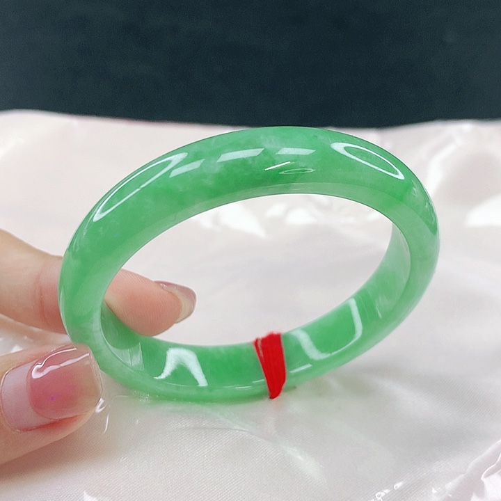 翡翠未镶嵌手镯圈51，05036