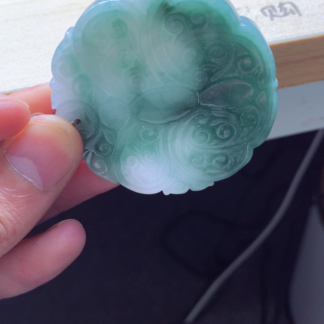 翡翠颈饰未镶嵌吊坠