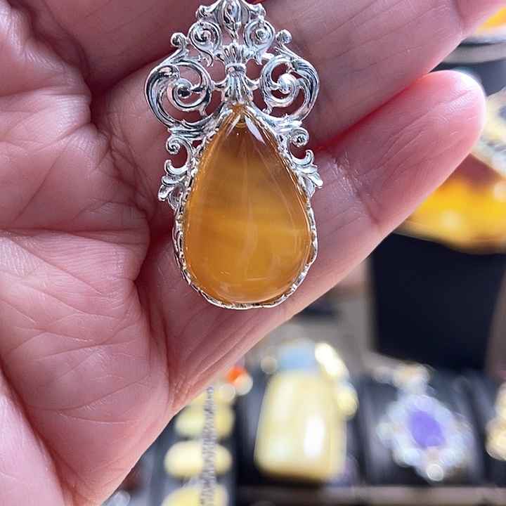 琥珀银S925镶嵌颈饰吊坠