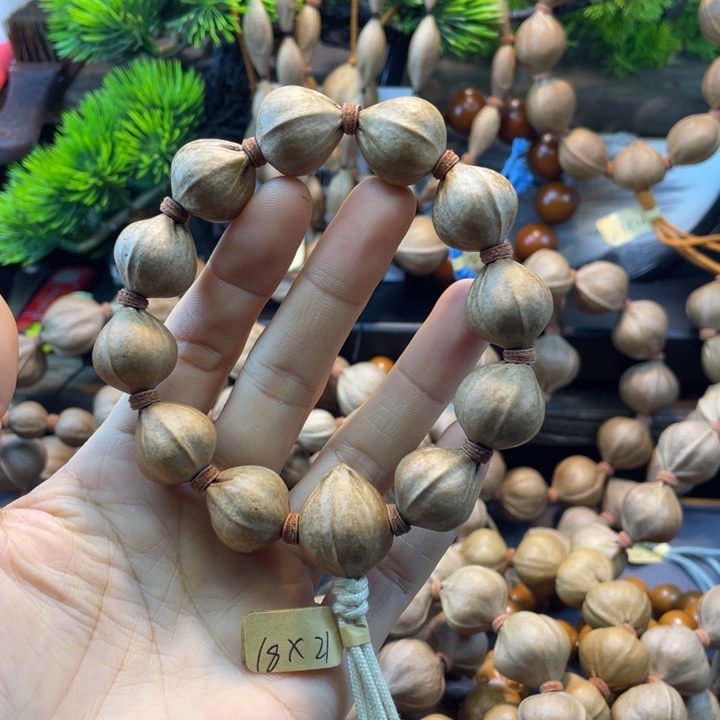 渔***胡吊坠橄榄核1821老料