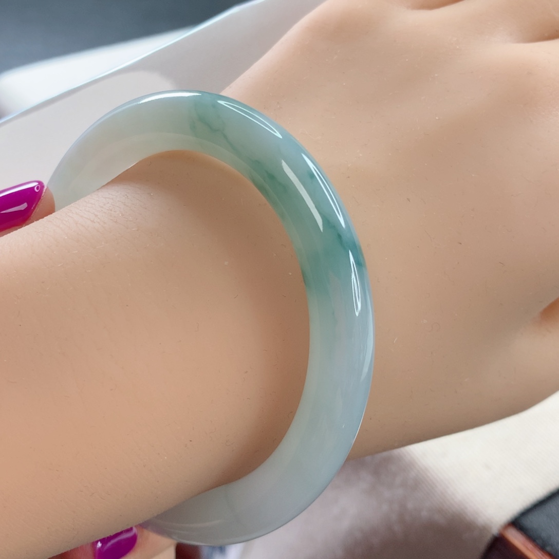 翡翠未镶嵌手镯圈口56