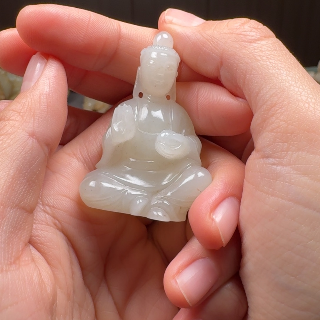 和田玉颈饰未镶嵌画