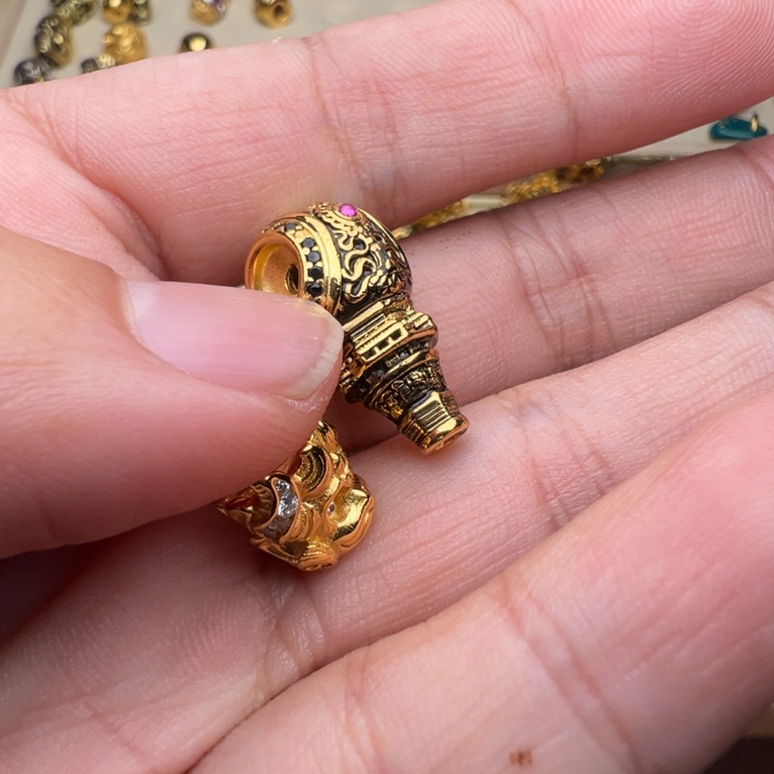 巴***丶铜铁合金类坦诚加路西法