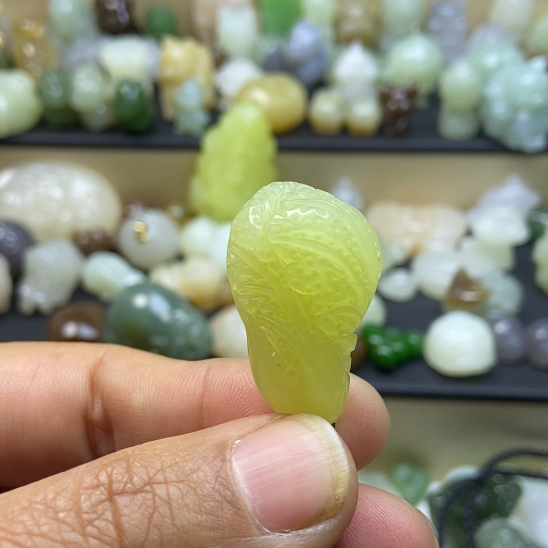 和田玉颈饰未镶嵌定制