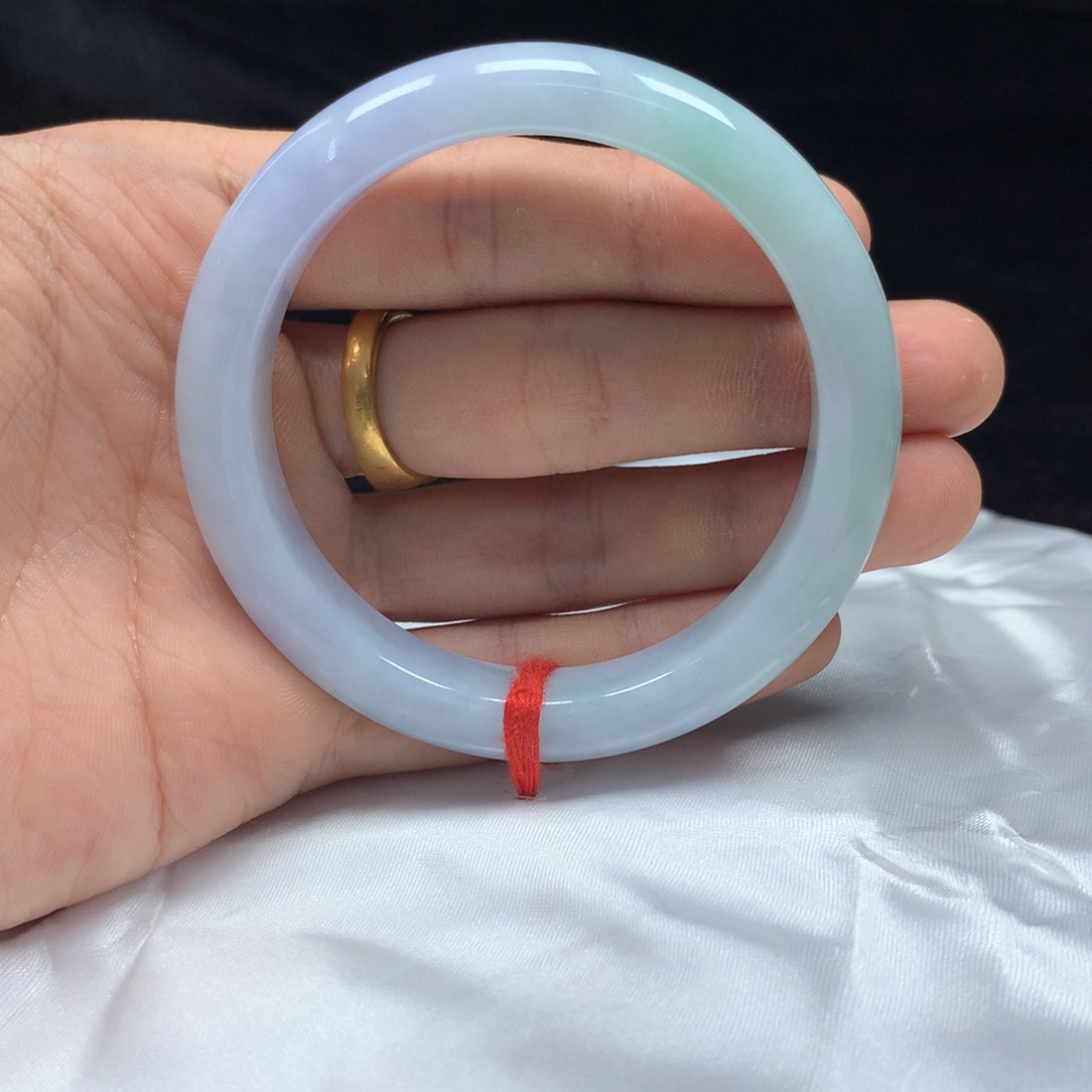 翡翠未镶嵌手镯（圆镯）54.6