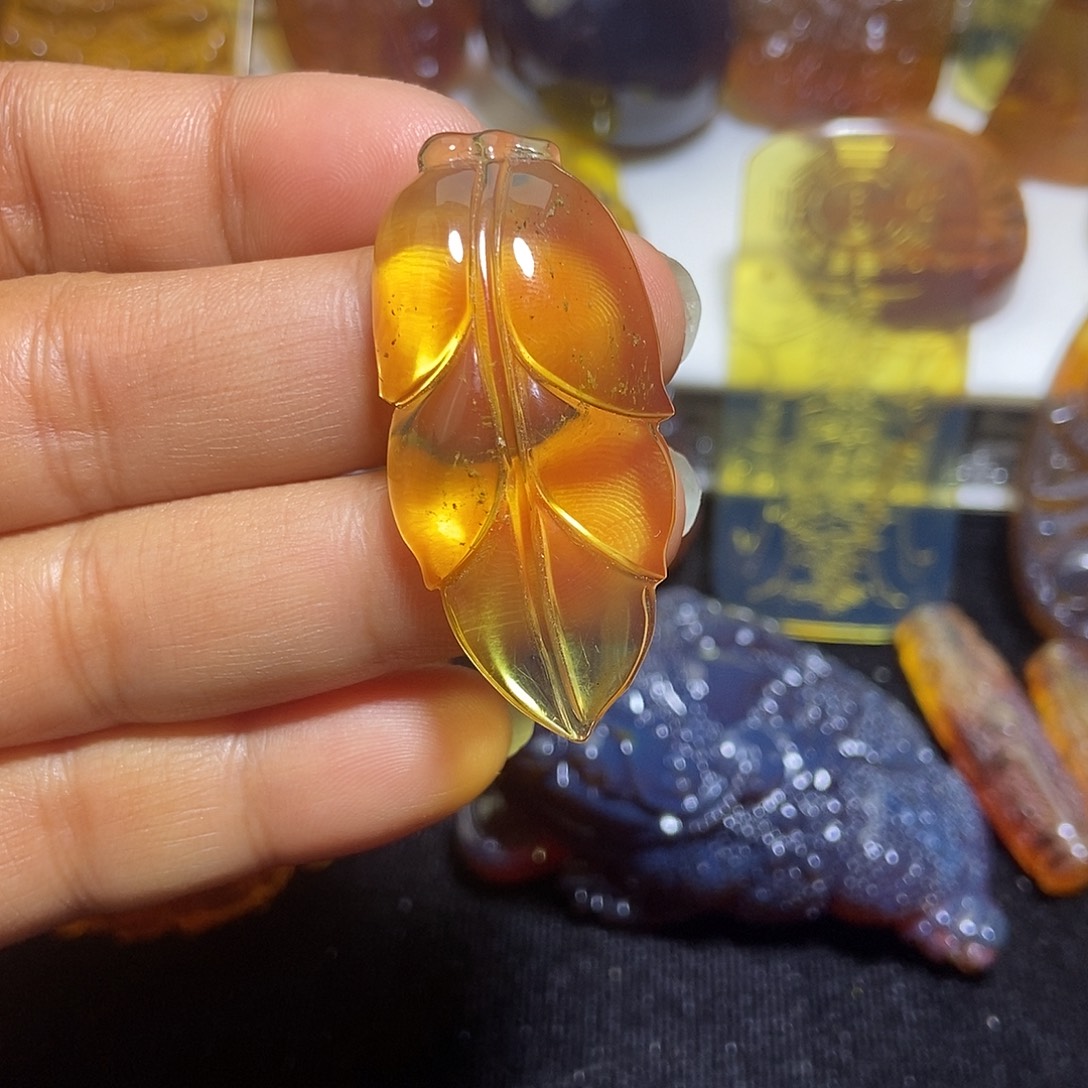 琥珀未镶嵌颈饰缅甸天然琥珀吊坠