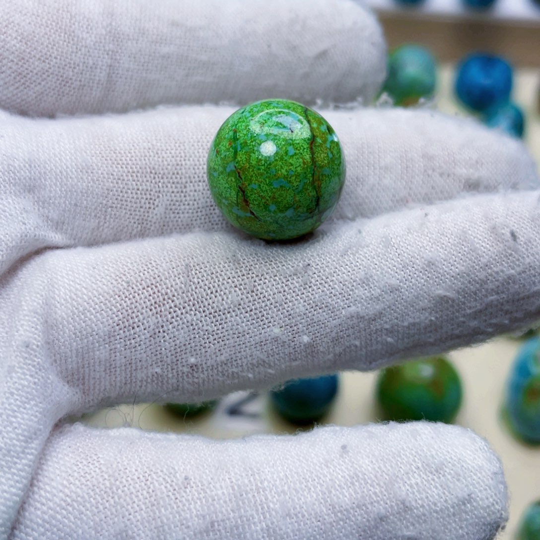 绿松石未镶嵌饰品