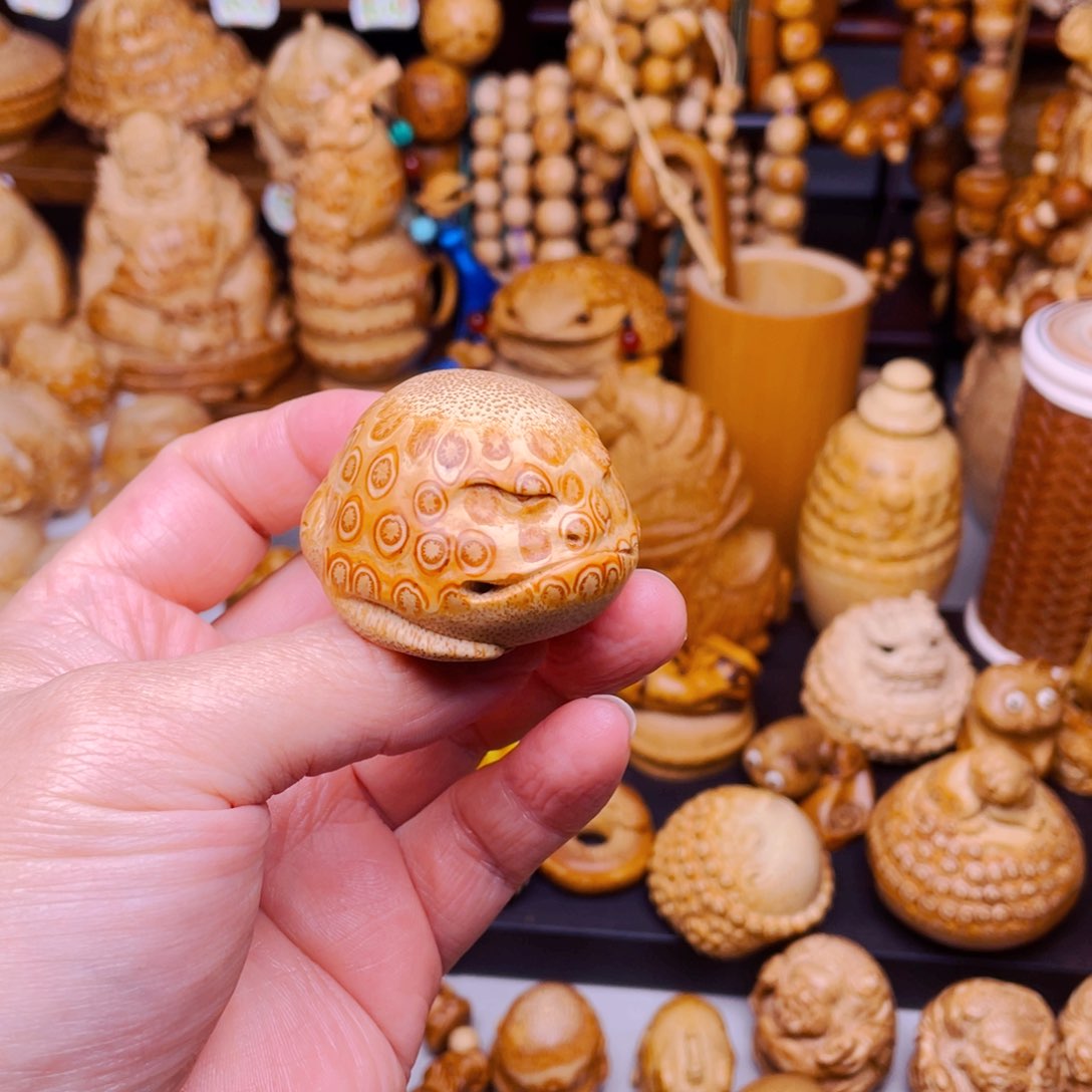 竹發***?竹根雕金蟾把玩件