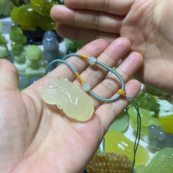 【闪购商品】未镶嵌蛇纹石玉挂件幸****来