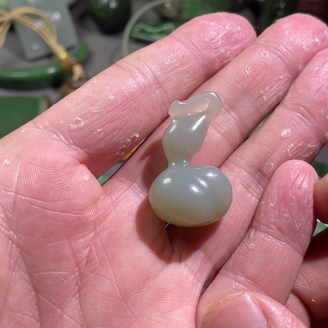 颈饰未镶嵌南红玛瑙