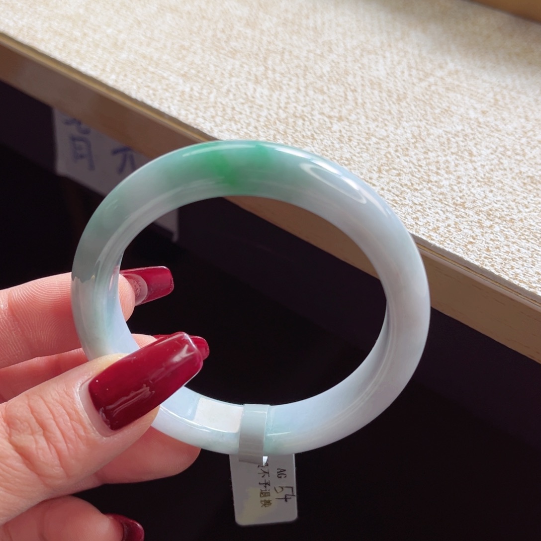 翡翠手镯未镶嵌手镯