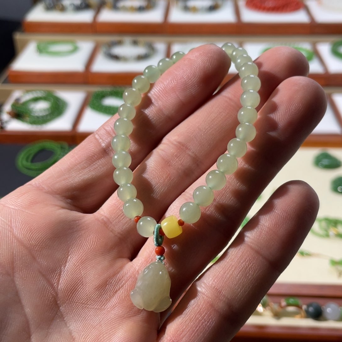 和田玉颈饰未镶嵌